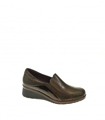 ZAPATO CUÑA PITILLOS MARRON